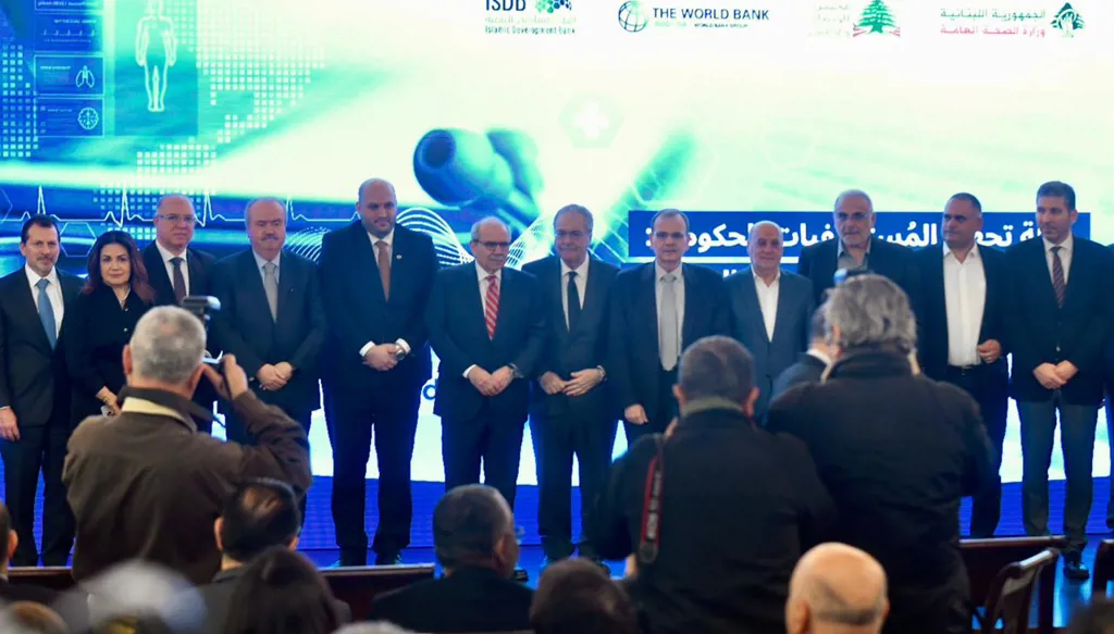 سلام: لن نسمح بأن ينتظر المريض أمام المستشفيات أو أن يُحرم من دخولها لأنه عاجز عن الدفع