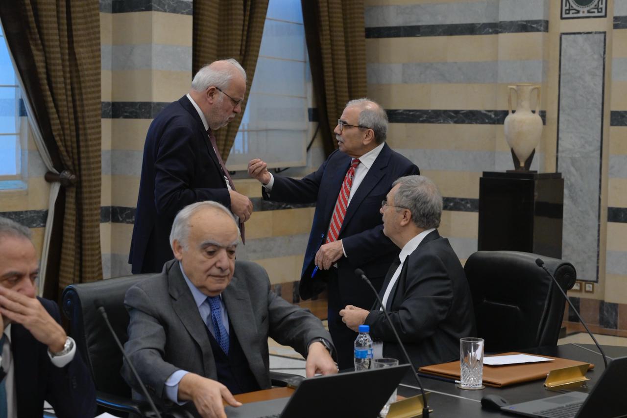 جلسة لمجلس الوزراء في السرايا الحكومية (نبيل إسماعيل).