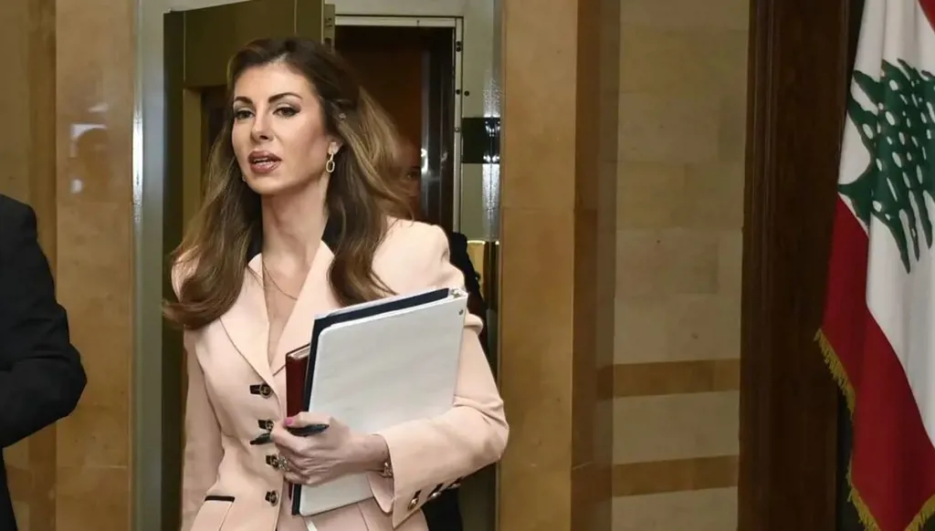 ذكرى هروب الأسد... هل وجد فيها الحزب عنواناً للتمسك بسلاحه؟