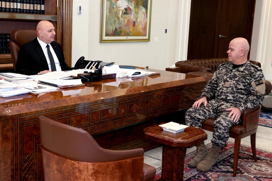 عون يتلقي المدير العام لأمن الدولة في قصر بعبدا (الرئاسة اللبنانية).