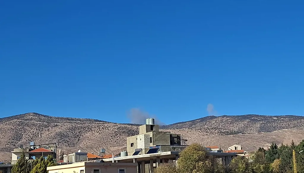 غارات إسرائيلية على لبنان… بري: رسالة إلى مؤتمر باريس وتكريم لاجتماع "الميكانيزم"