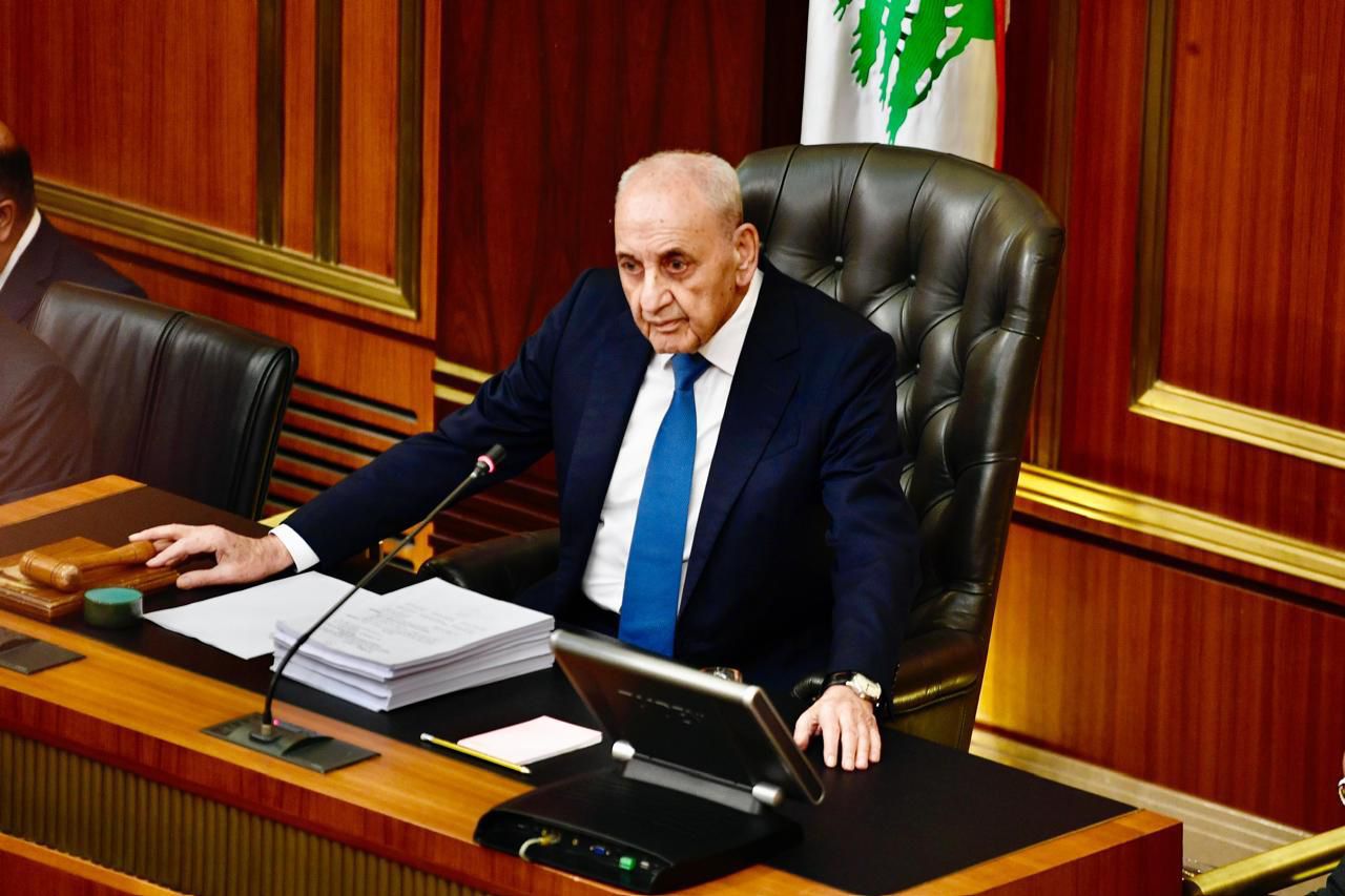 رئيس مجلس النواب <a class='entities-links' href='/entity/1146965865/نبيه-بري/ar/1?utm_term=PublicFigures-نبيه-بري&utm_source=Lebanon24-Frontend&utm_campaign=PublicFigures&utm_medium=PublicFigures-نبيه-بري&id=26035&catid=0&pagetype=PublicFigures'>نبيه بري</a> (حسام شبارو)