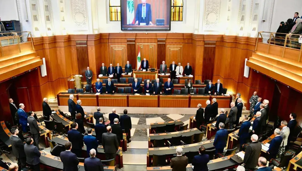 "القوات" والكتائب ضدّ أيّ "تأجيل تقنيّ" والتقدّمي مع تسوية وانتخابات في الصيف