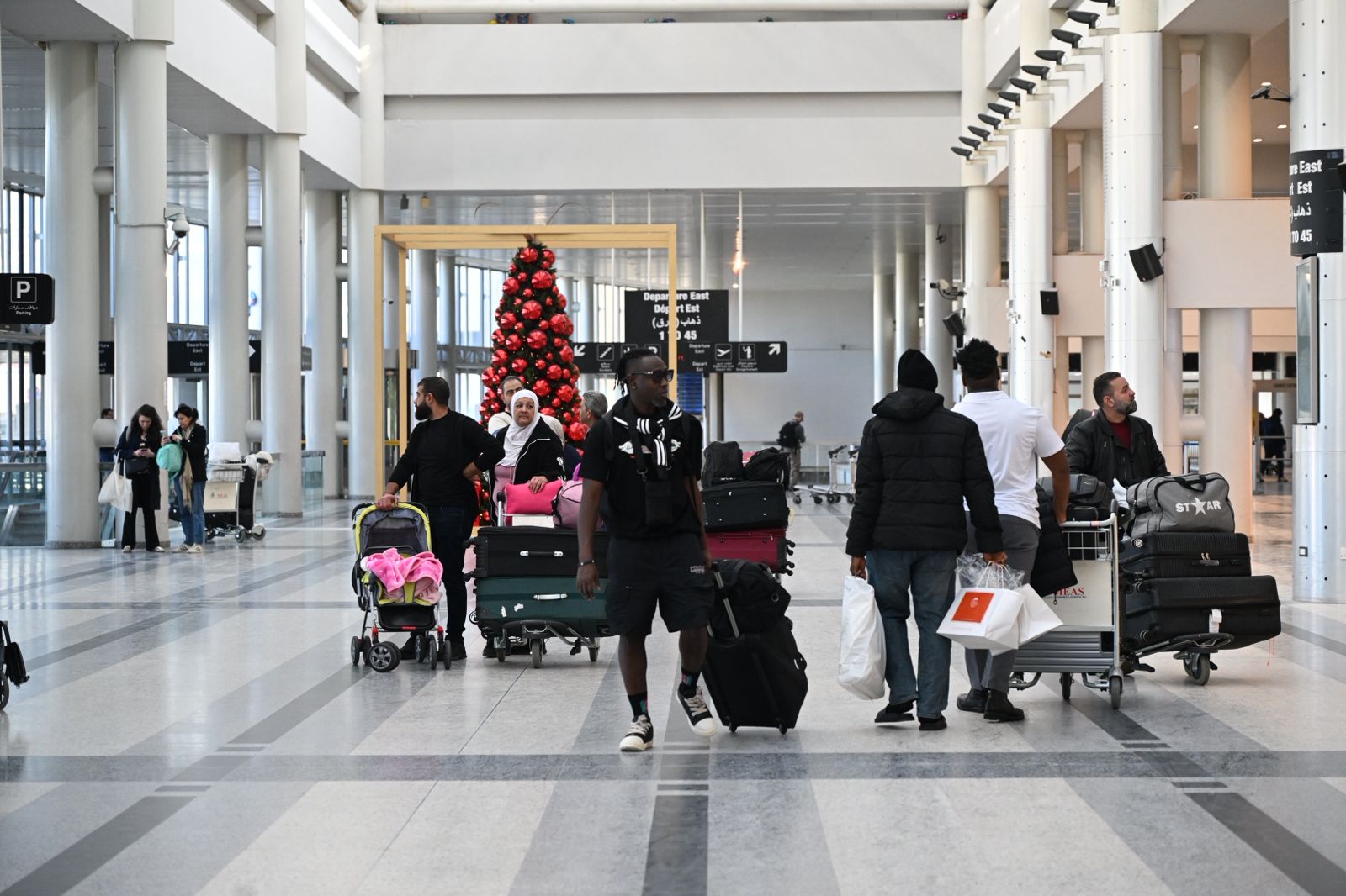 رسامني تفقد أعمال التأهيل في مطار رفيق الحريري الدولي (حسام شبارو).