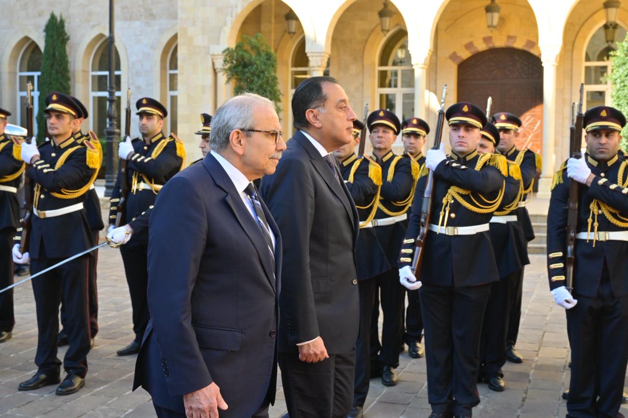 سلام يستقبل مدبولي في السرايا الحكومية (نبيل اسماعيل).