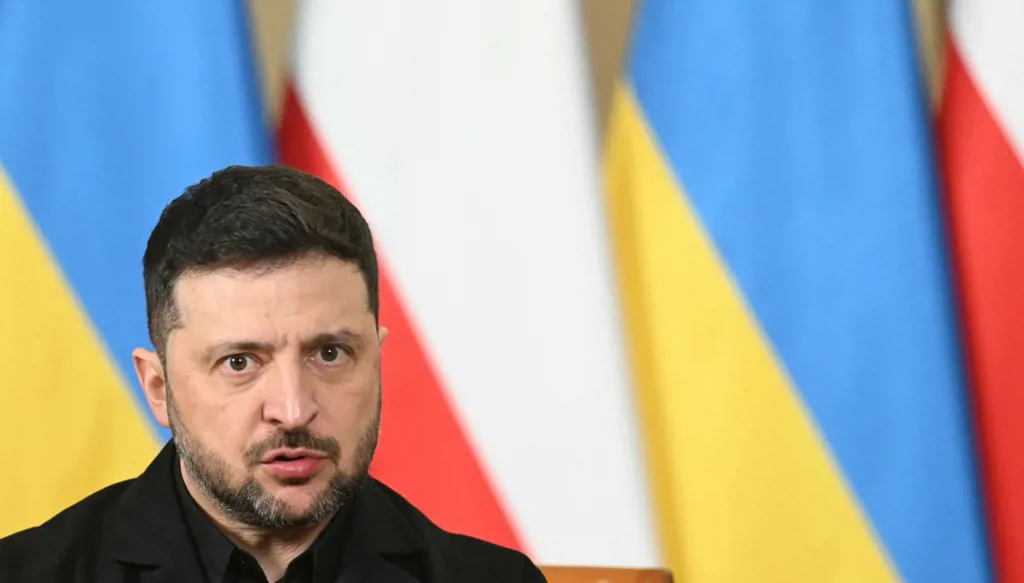 زيلينسكي يشير لاحتمال دعم مقترح أميركي بإجراء محادثات تشمل روسيا