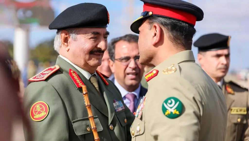 تعاون عسكري مع باكستان يُعزّز حضور حفتر في المعادلة الليبية