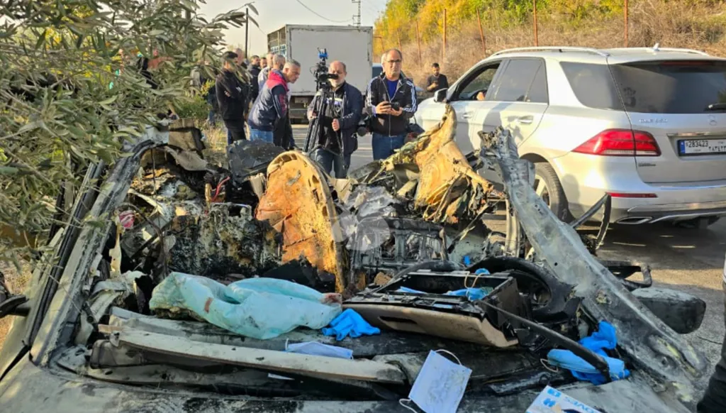 Israeli drone strike hits vehicle near Sidon, Lebanon; three casualties reported - Video