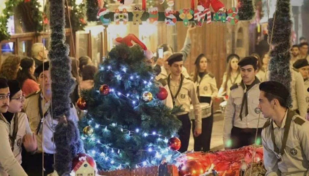 السوريون يحتفلون بالميلاد والشائعات لا تنغّص الفرحة