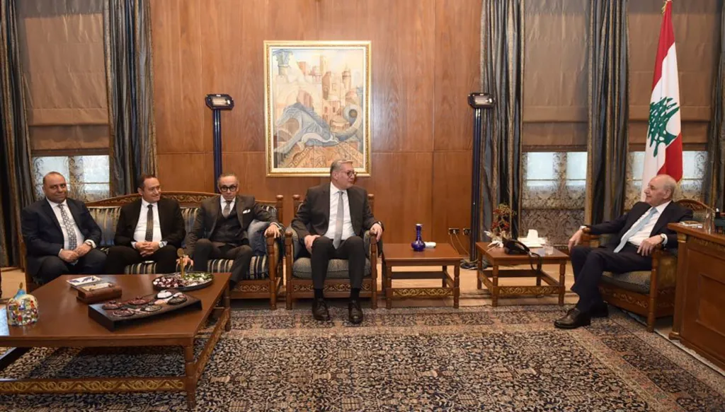 لبنان في "انتظارات" الانتقال بين سنتين... عون وسلام يسارعان بإحالة مشروع الفجوة