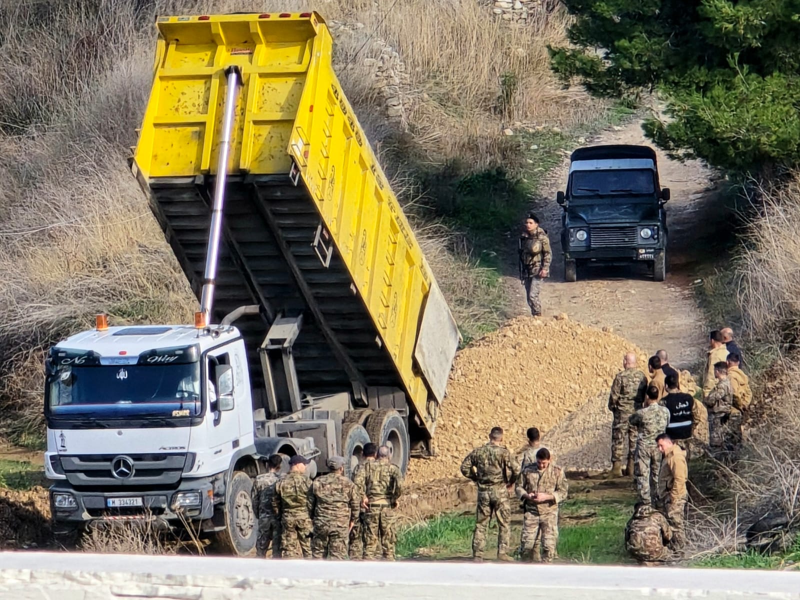 من موقع تسليم السلاح (أحمد منتش).