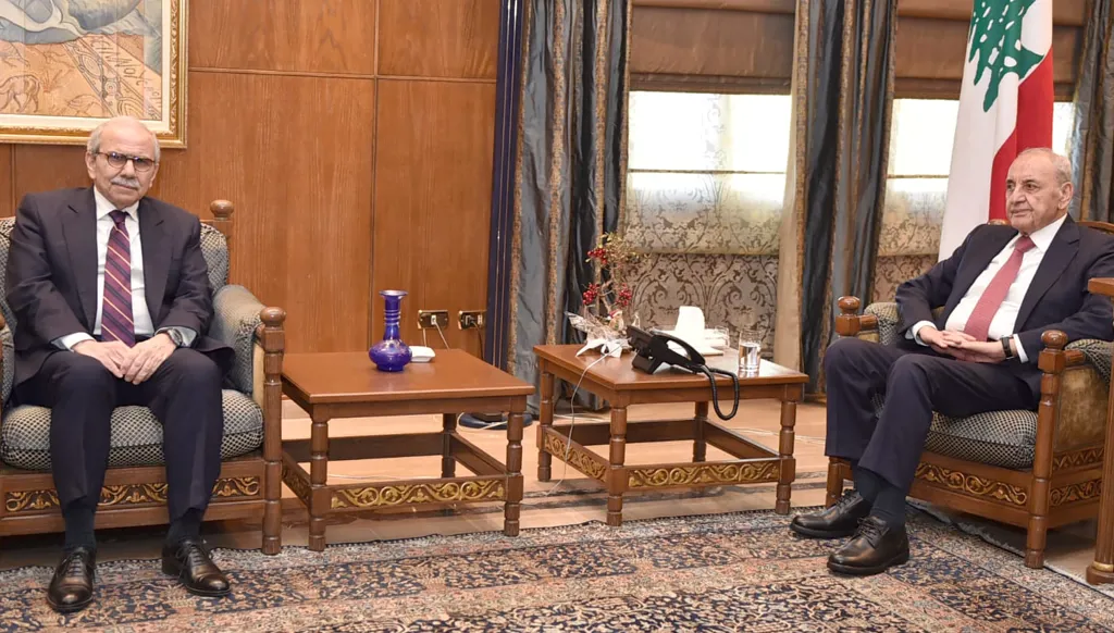 بري تابع المستجدّات خلال استقباله رئيس الحكومة ووزير الصحة... وأبرق مهنئاً لرئيس مجلس النواب العراقي