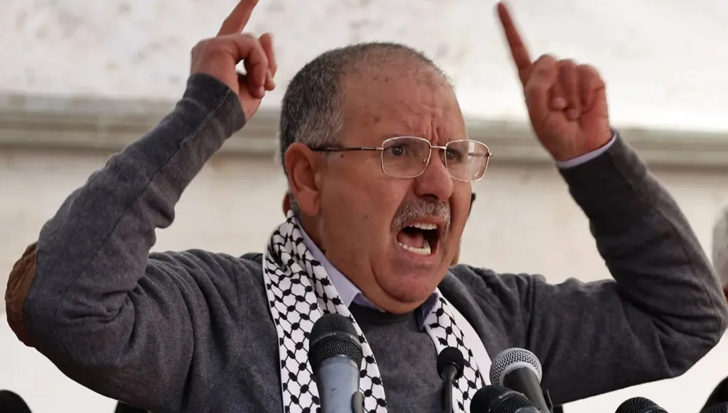 الطبوبي يتمسّك باستقالته... وأفق غامض أمام اتحاد الشغل التونسي