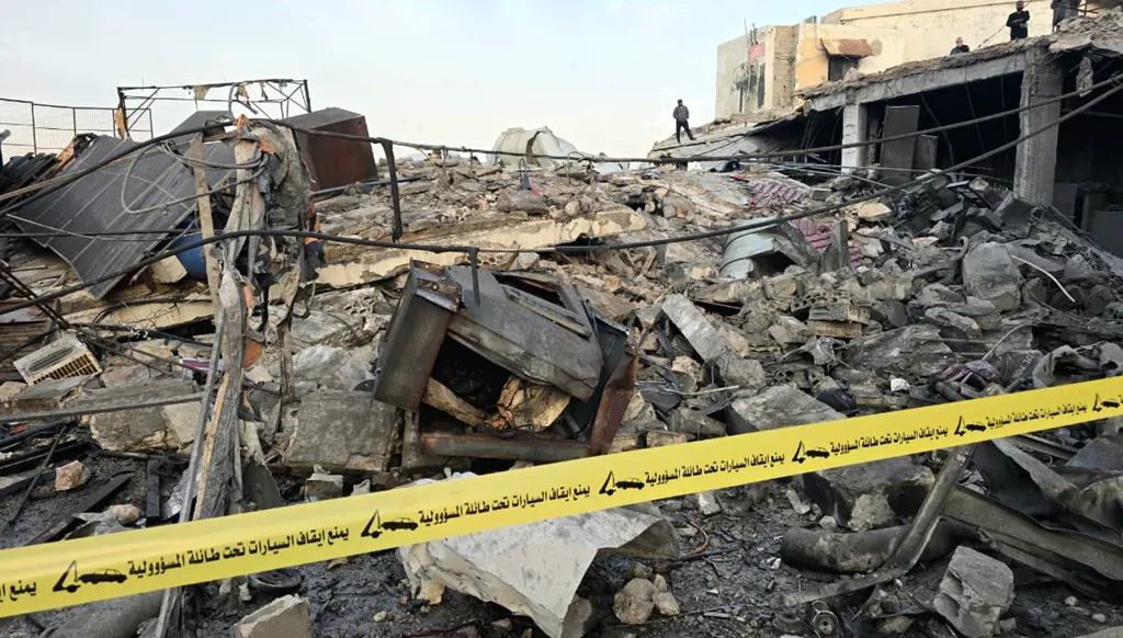 بالصور والفيديو - "النهار" تعاين موقع الغارة الإسرائيلية على المدينة الصناعية الجديدة في الغازية