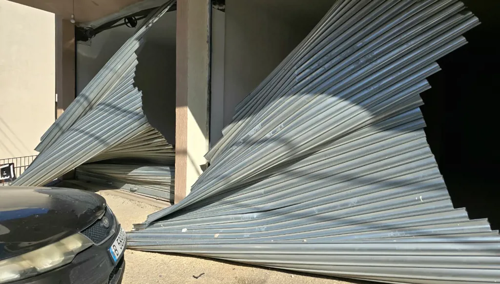 الجيش الإسرائيلي يوجه "إنذاراً عاجلاً" إلى سكان كفرحتى جنوبي لبنان (صورة)