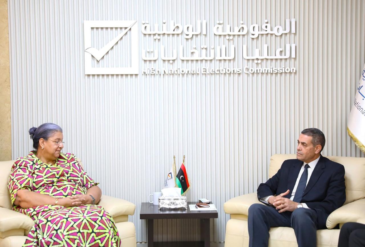 السايح مجتمعاً مع الموفدة الاممية هانا تيتيه. (وكالات)