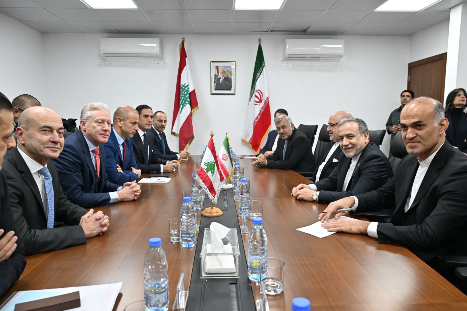 الوفدان اللبناني والإيراني (حسام شبارو).