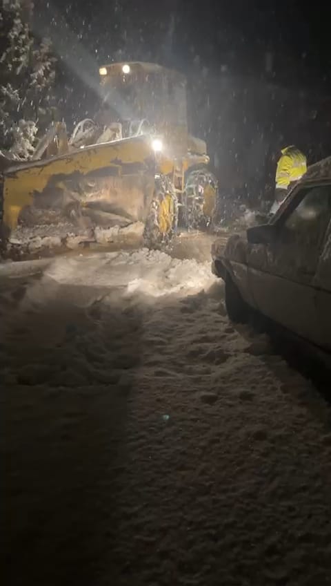 جرافة وزارة الأشغال. (النهار)