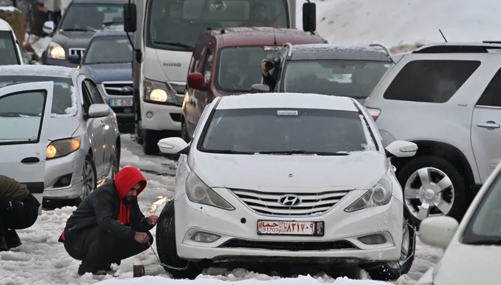 ضهر البيدر يرتدي حلّته البيضاء (حسام شبارو).