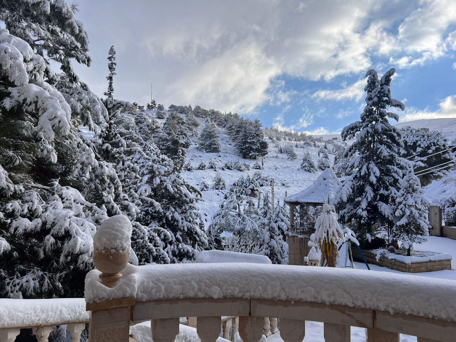 الثلج شرق لبنان. (النهار)