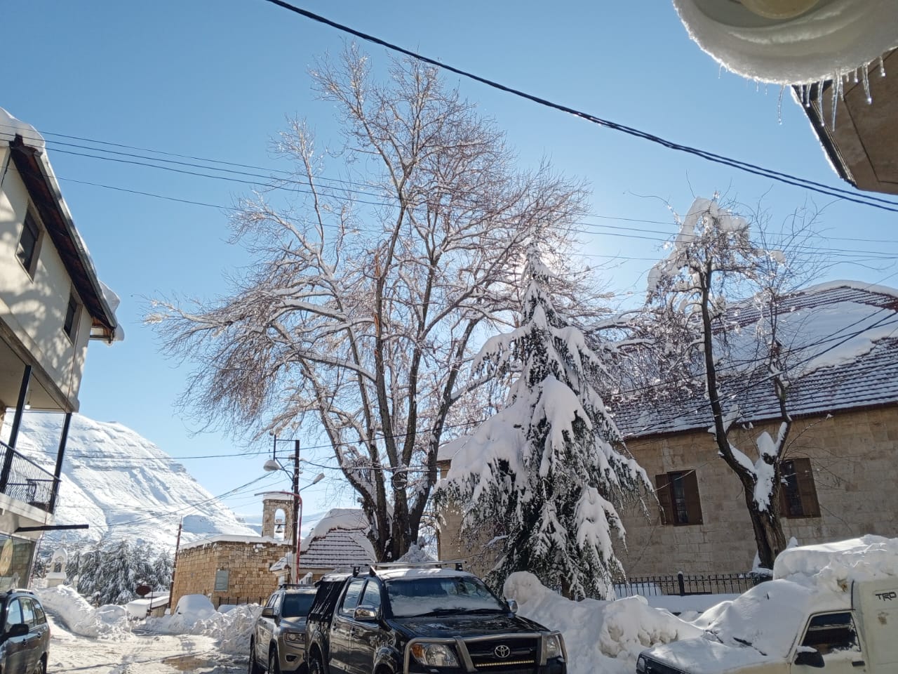 الجليد في إهدن. (طوني فرنجية)
