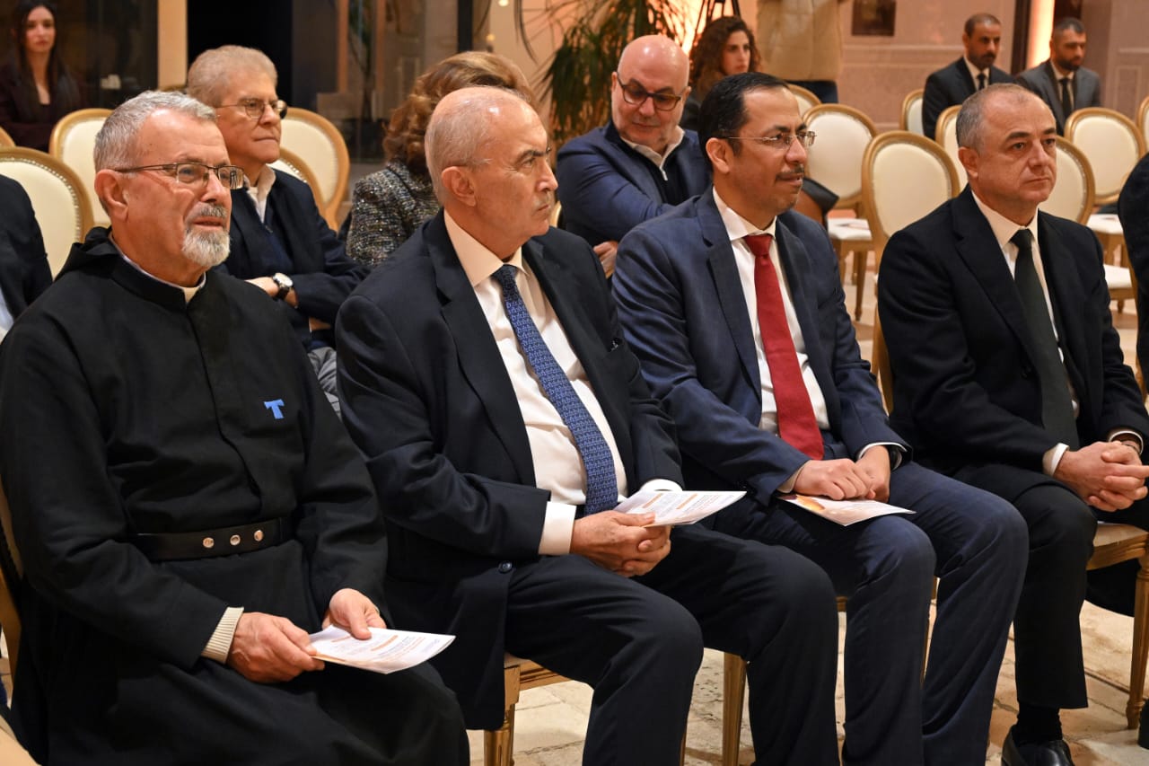 الحضور في الحفل (النهار).