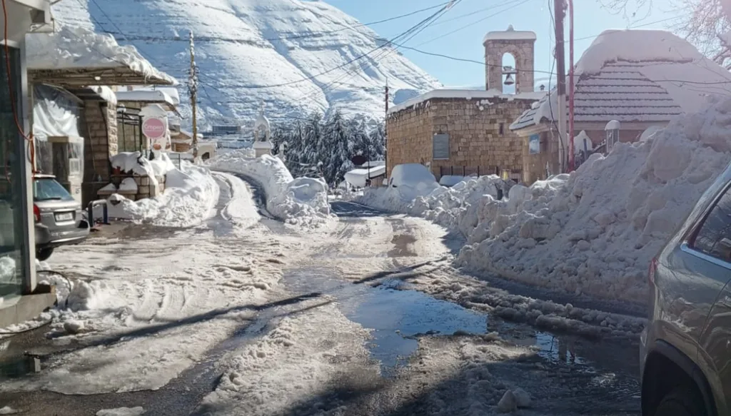 بالصور- تشكّل للجليد شمالاً وموجة صقيع... لبنان على موعد مع منخفض جوي جديد!