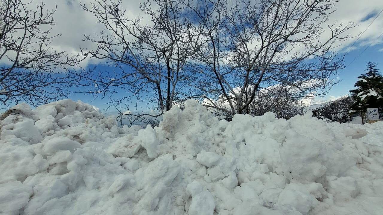 الثلوج في إهدن (النهار).