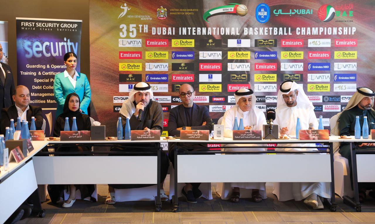 خلال المؤتمر الصحافي في دبي. (وكالات)