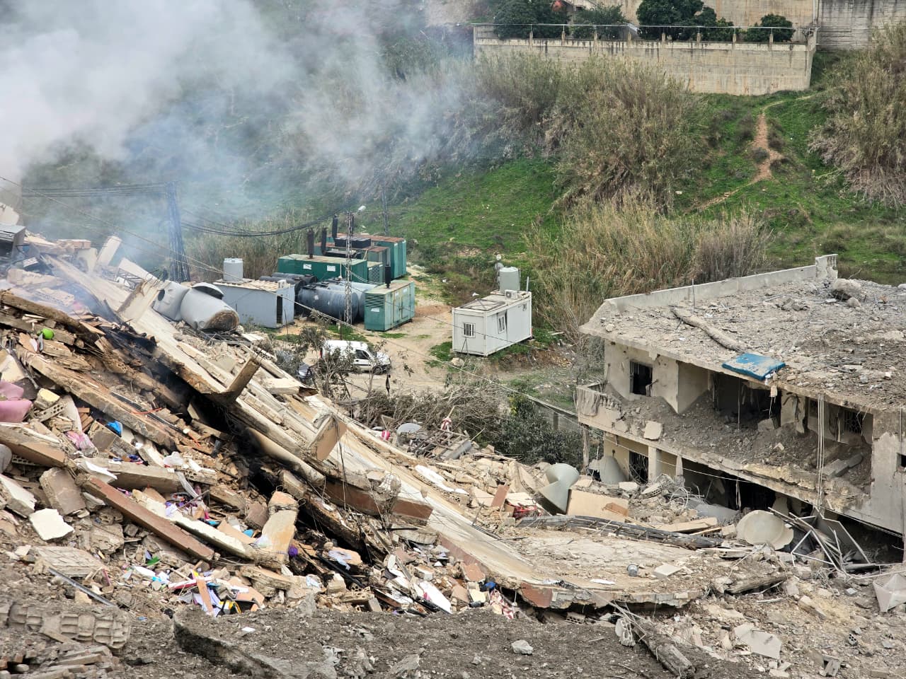 الدمار في قناريت - جنوب لبنان. (أحمد منتش)