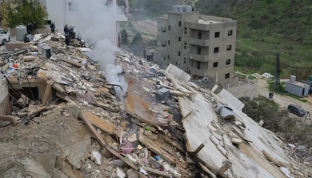 الدمار في قناريت - جنوب لبنان. (نبيل اسماعيل)