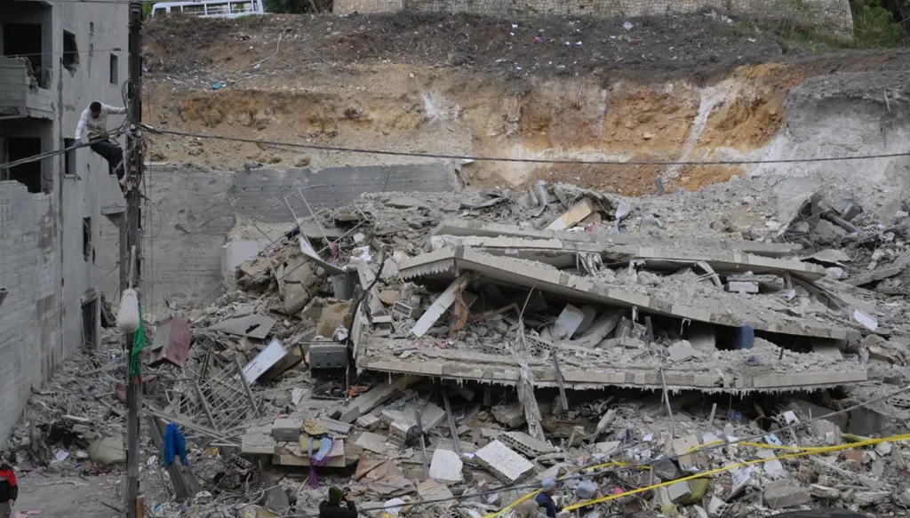 الدمار في قناريت - جنوب لبنان. (نبيل اسماعيل)