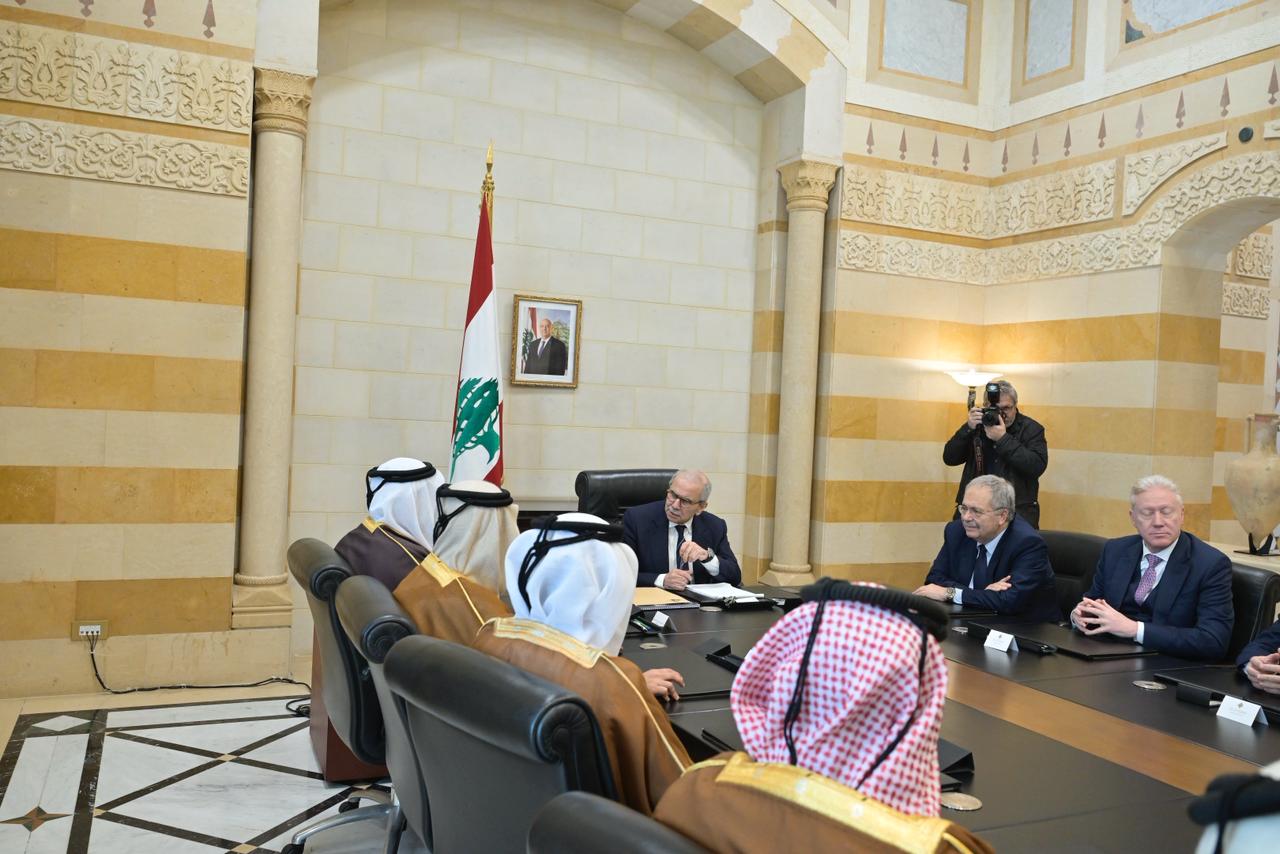  سلام يلتقي الوزير القطري (نبيل إسماعيل). 