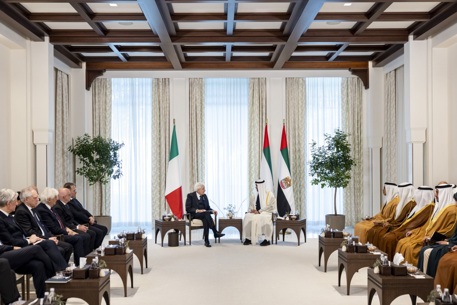 الرئيس الإماراتي ونظيره الإيطالي. (وام)