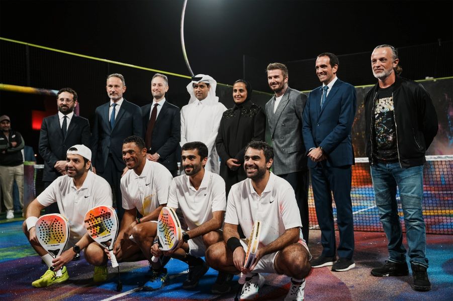 كبار الحضور خلال افتتاح الملعب. (بريميير بادل)