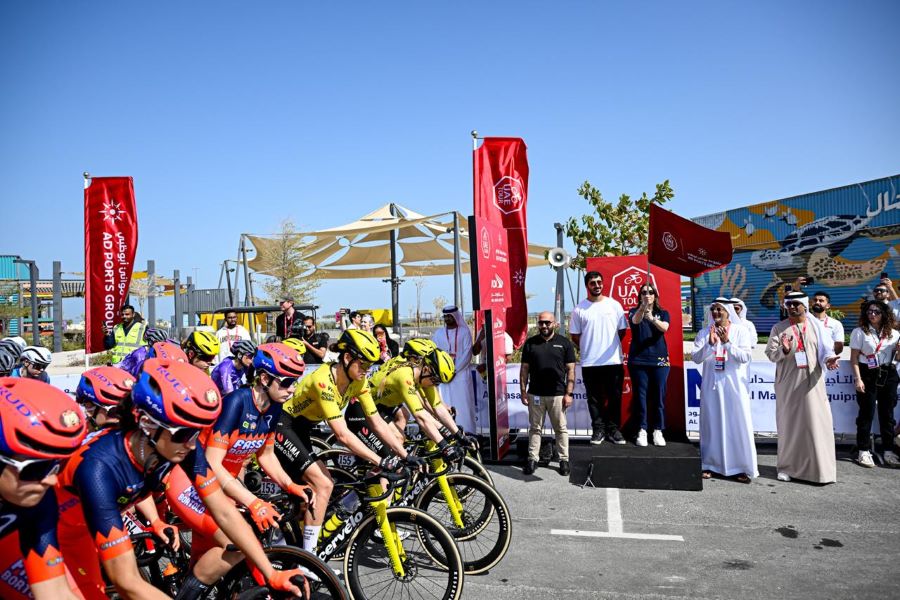 من المرحلة الأولى لطواف الإمارات.