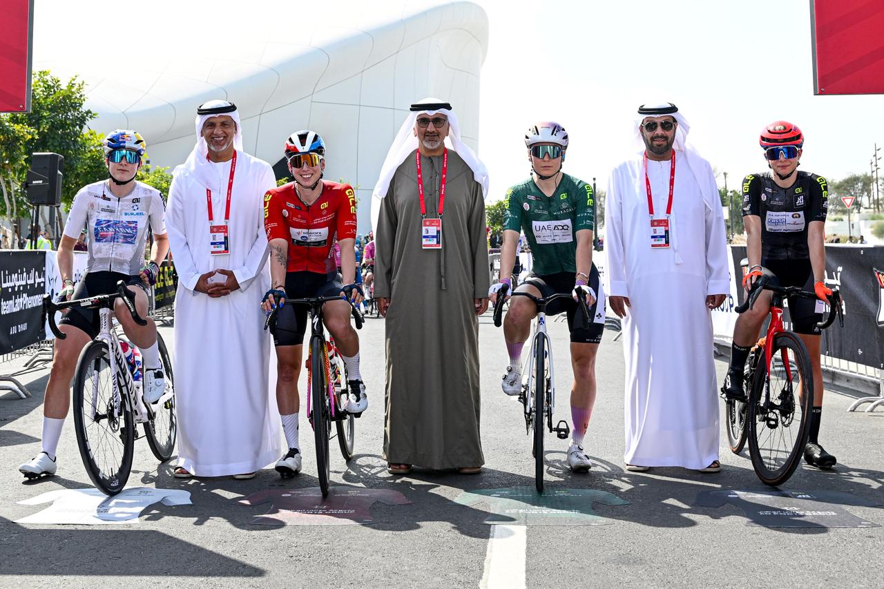 من منافسات النسخة الرابعة من طواف الإمارات للسيدات 2026. (وكالات)