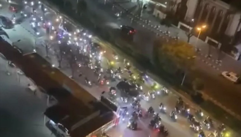 بالفيديو- غضب شعبي في طرابلس بعد كارثة التبانة… وتوجّه محتجّين إلى مكاتب النواب