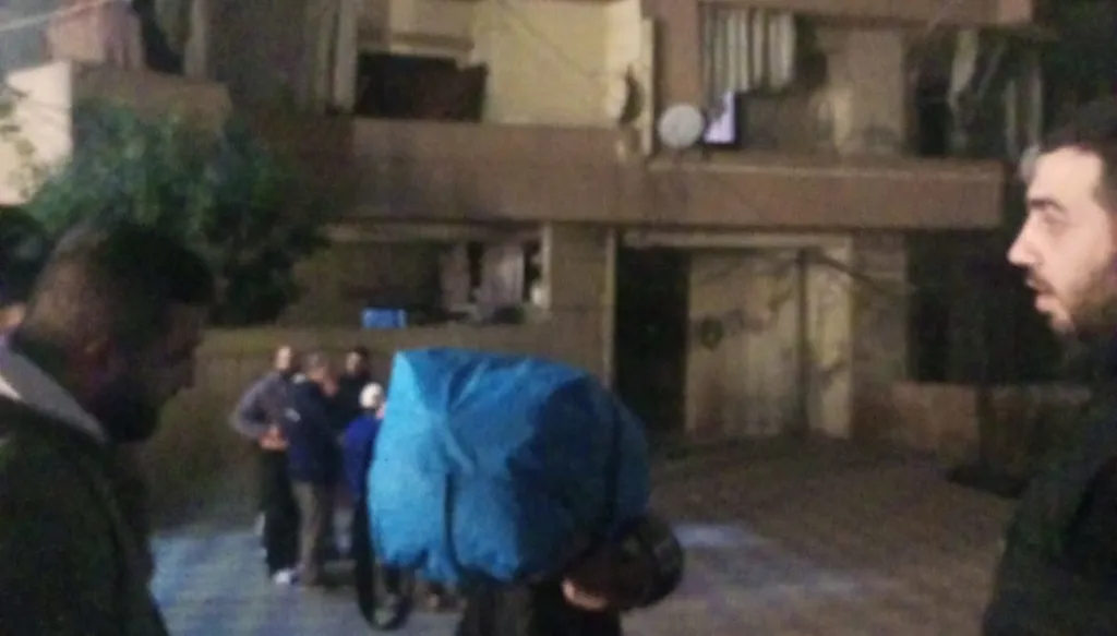 بالفيديو- بعد كارثة التبانة… قطع طرق واجتماعات طارئة لمعالجة الأبنية المتصدعة في طرابلس