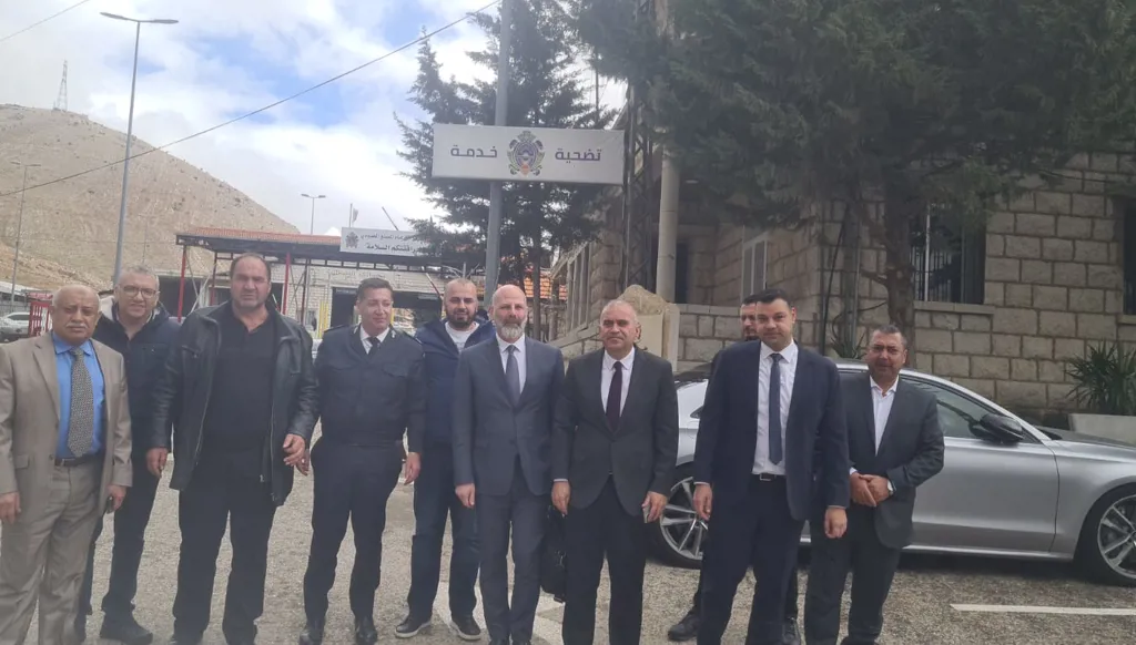 وفد لبناني في جديدة يابوس وقرار قطع الطريق مستمرّ على الشاحنات السورية (فيديو)