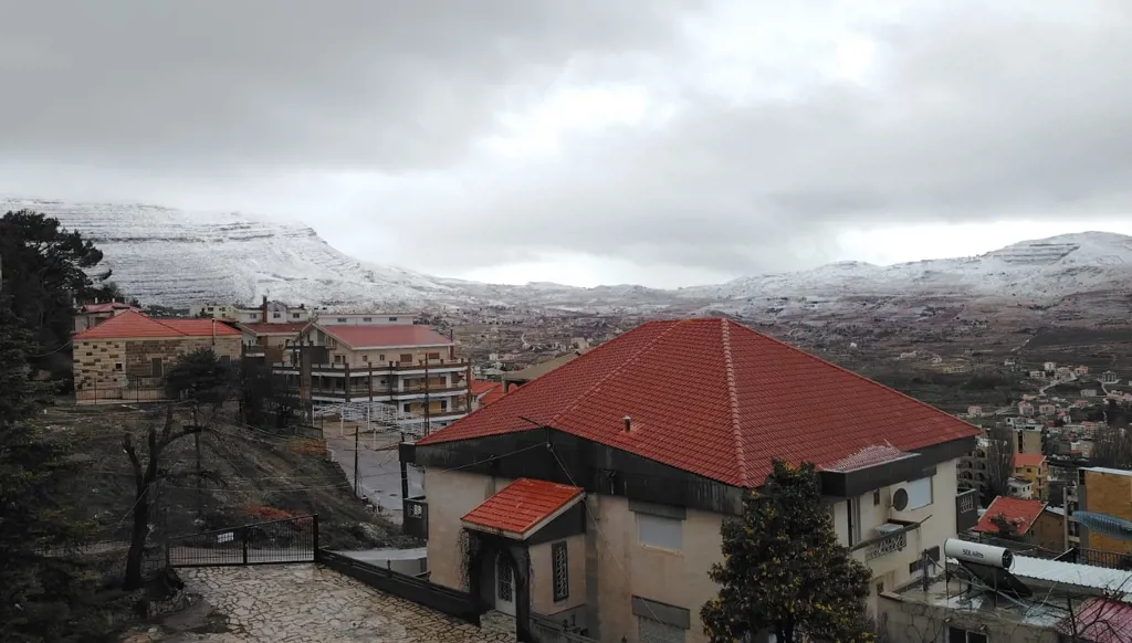 طقس "عيد الحب" في لبنان... درجات الحرارة ترتفع وتتجاوز معدلاتها الموسمية