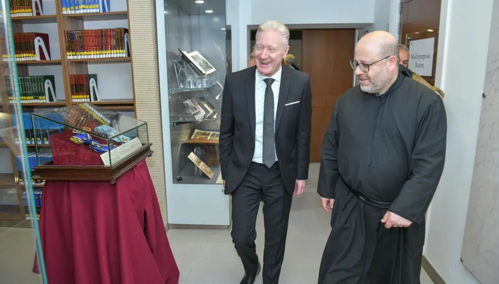 مذكرة تفاهم بين الخارجية والكسليك لحفظ الوثائق الوطنية وأرشفتها