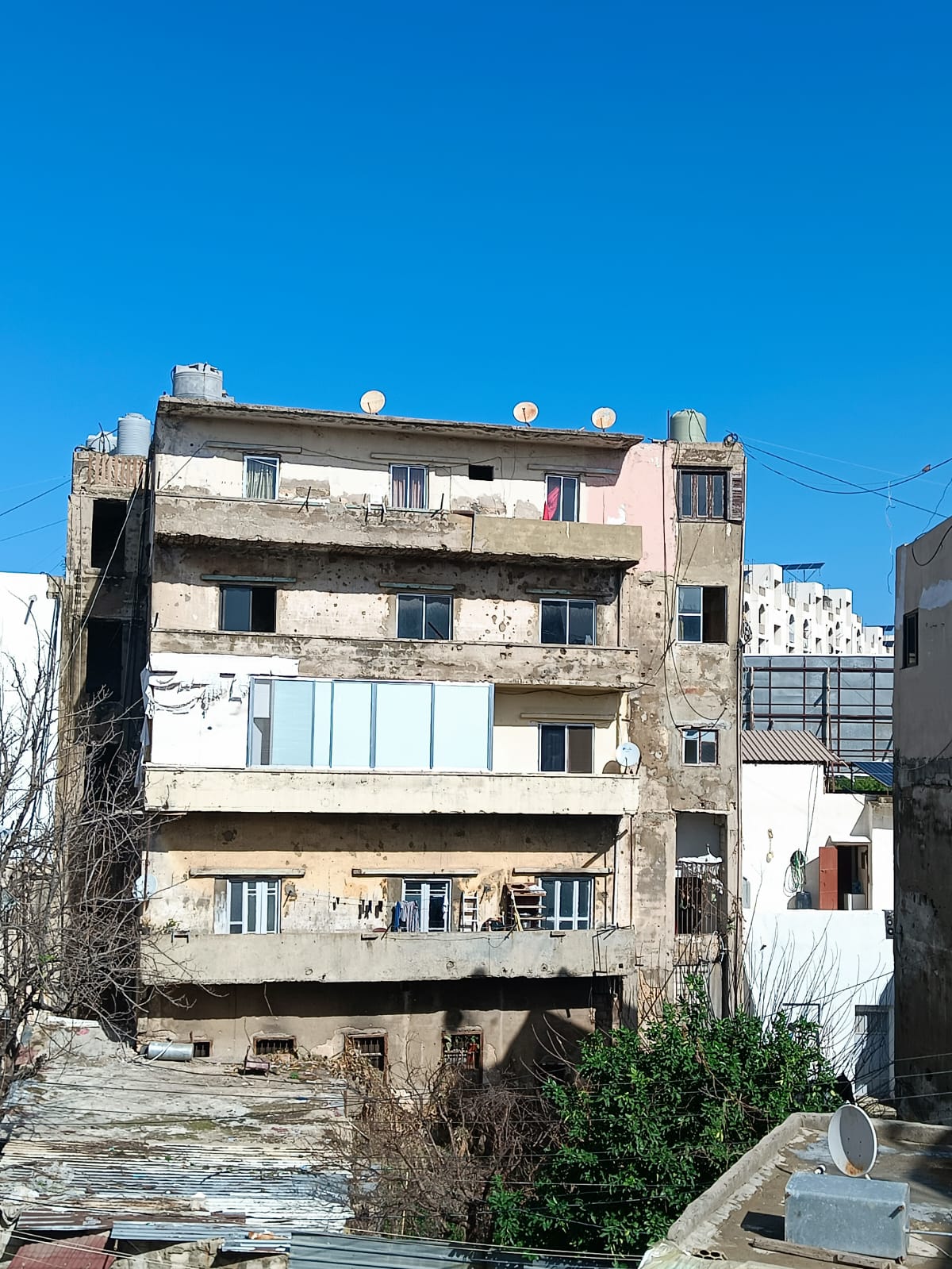 المبنى الذي تستعد السلطات لهدمه في القبة. (النهار) 