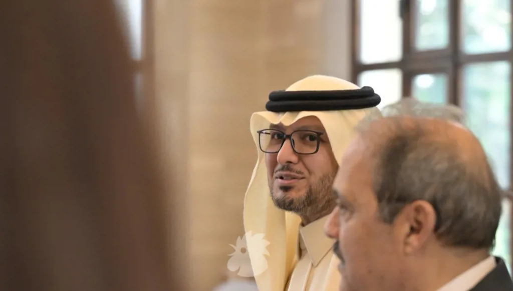 السفير وليد البخاري (نبيل اسماعيل).