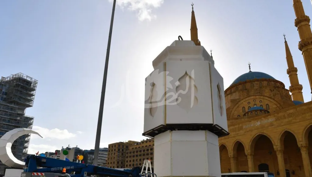 فانوس رمضان في مقابل جامع الأمين (حسام شبارو).