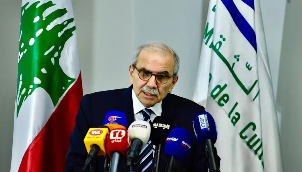 سلام: يمكن الانتقال للعمل بنظام المجلسين وحصر التمثيل الطائفي في مجلس الشيوخ