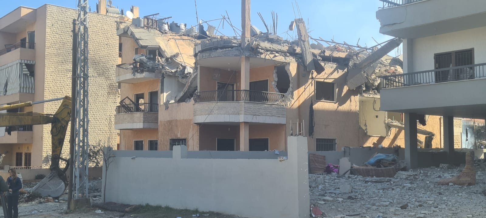 المبنى الذي استُهدف في علي النهري (النهار). 