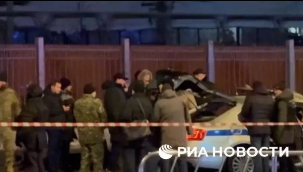 مقتل شرطي وإصابة اثنين آخرين في انفجار قرب محطة قطارات في موسكو (فيديو)