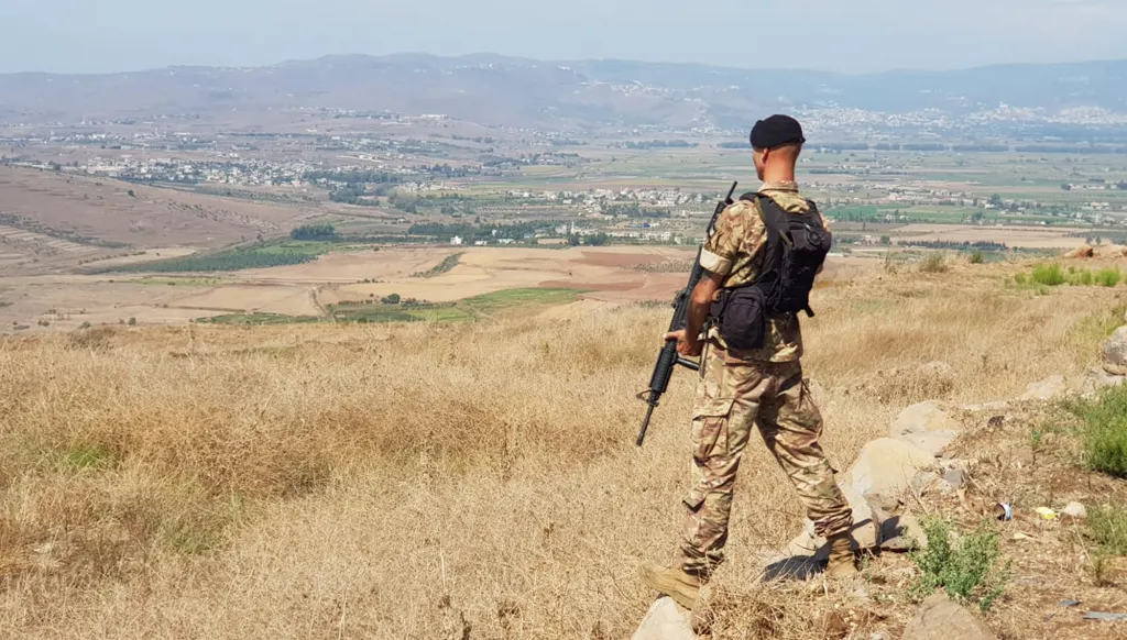 بعد استدراجهما إلى منطقة الكولا... الجيش اللبناني يعلن تحرير مخطوفَين