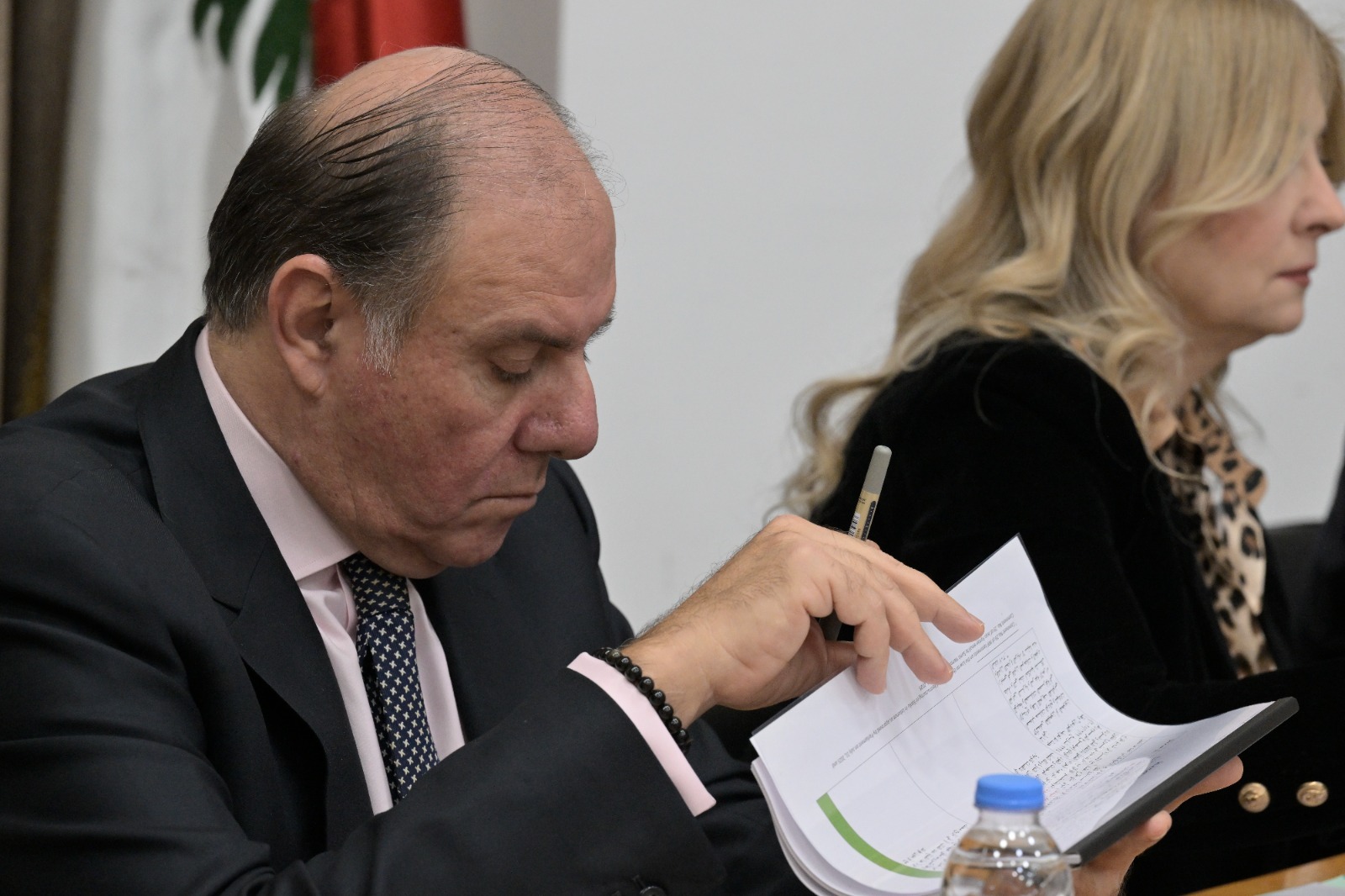 اجتماع لجنة المال (نبيل إسماعيل). 